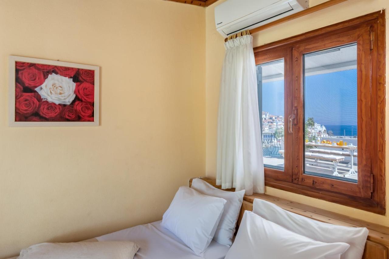 Regina Hotel Skopelos Dış mekan fotoğraf